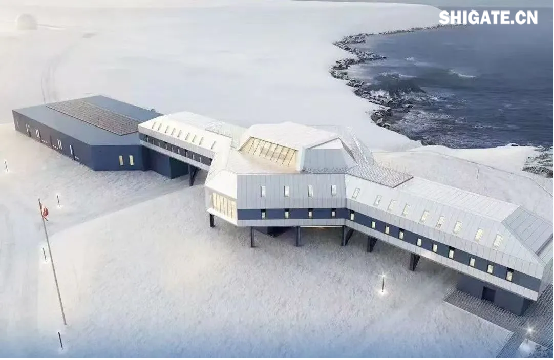 2024年2月7日，中國第五個(gè)南極考察站——中國南極秦嶺站開(kāi)站。中國南極秦嶺站是中國第三個(gè)常年考察站，新時(shí)代中國建立的一個(gè)常年考察站，首個(gè)面向太平洋扇區的考察站，建筑面積達到5244平方米，主體設計為南十字星造型，設計理念源自中國航海家鄭和下西洋用來(lái)導航的南十字星。南極作為地球上更為嚴酷的環(huán)境之一，對建筑材料要求極嚴苛。舞鋼公司與中國南極秦嶺站相關(guān)建設單位就項目關(guān)鍵部位用鋼展開(kāi)了深度交流，設計研發(fā)生產(chǎn)的耐候鋼板滿(mǎn)足了項目關(guān)鍵部位制造所需。