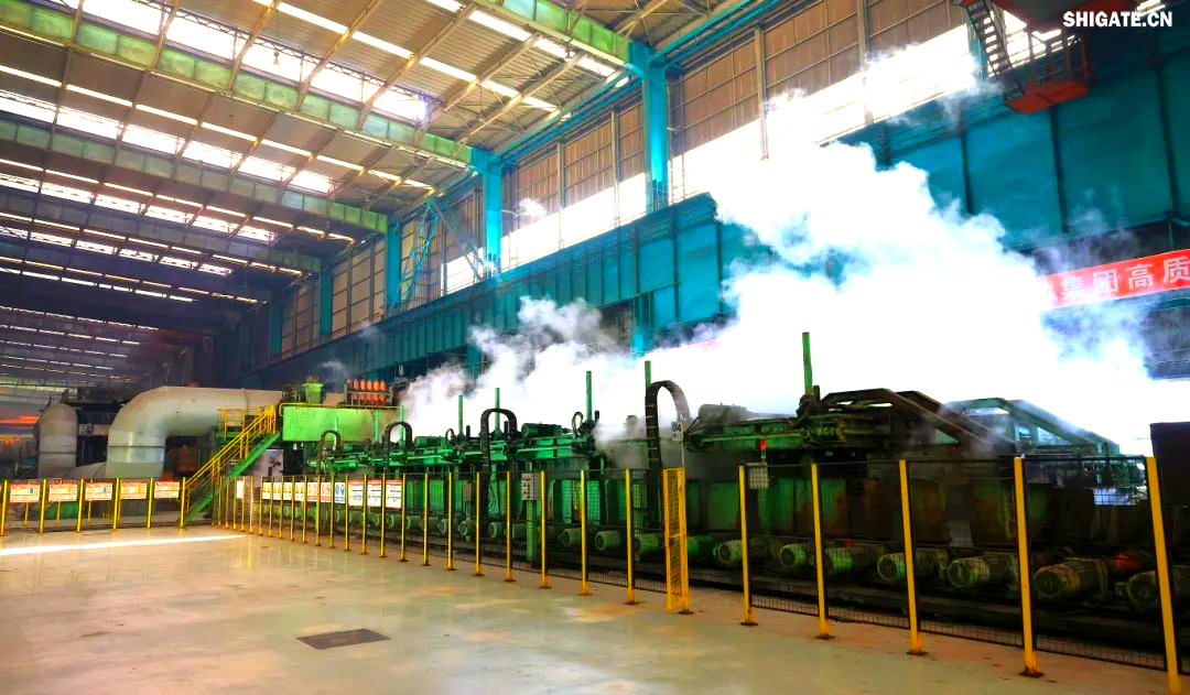 260余種寬厚板產(chǎn)品成功替代進(jìn)口或按國外標準生產(chǎn)，多個(gè)品種填補國內空白并獨家供貨，更有40余種遠銷(xiāo)海外。舞鋼公司不僅主導制定了臨氫設備用鉻鉬合金鋼板等十余項國家標準，還榮獲國家科學(xué)技術(shù)進(jìn)步獎一等獎2項、二等獎1項，省部級科技進(jìn)步獎更是數不勝數。自創(chuàng  )立以來(lái)，河鋼集團舞鋼公司便深耕寬厚板研發(fā)制造，打造出響亮的民族品牌，穩坐椅子。