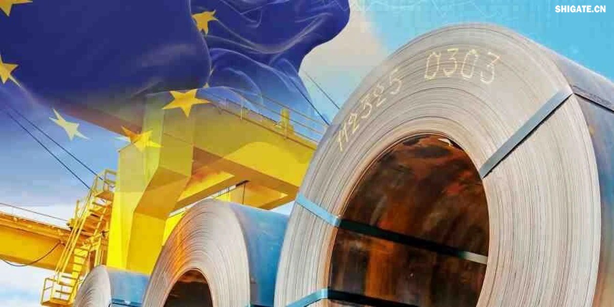 你聽(tīng)說(shuō)過(guò)歐洲"鋼鐵心臟"萎縮的消息嗎？為什么曾經(jīng)強大的歐盟鋼鐵產(chǎn)業(yè)如今正在迅速崩塌？特朗普政府重啟的25%鋼鐵關(guān)稅究竟給歐洲造成了多大沖擊？在全球貿易保護主義重燃的今天，歐盟的慘痛教訓對中國有何警示意義？數據顯示，2025年一季度，歐盟對美鋼鐵出口同比驟降42%，損失約150萬(wàn)噸訂單和45億歐元收入。與此同時(shí)，中國鋼鐵卻逆勢增長(cháng)，2024年出口量突破1.11億噸，創(chuàng  )下8年來(lái)新高。這背后有哪些產(chǎn)業(yè)鏈布局的深層差異？中國又該如何從歐盟的失敗中吸取經(jīng)驗，打贏(yíng)未來(lái)全球貿易的三大突圍戰？